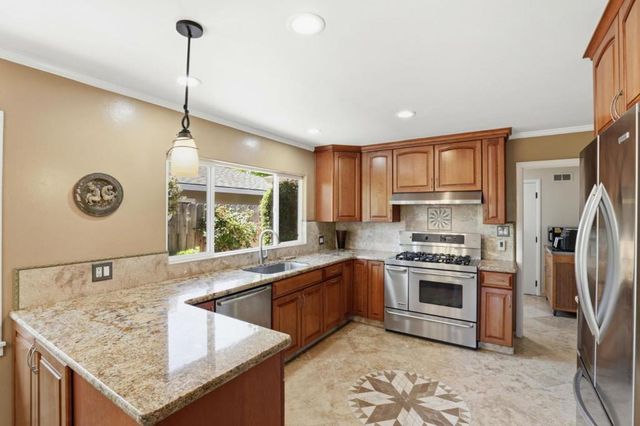 325 San Vincente Avenue, Salinas, CA 93901