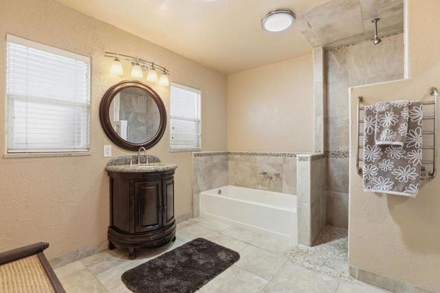 325 San Vincente Avenue, Salinas, CA 93901
