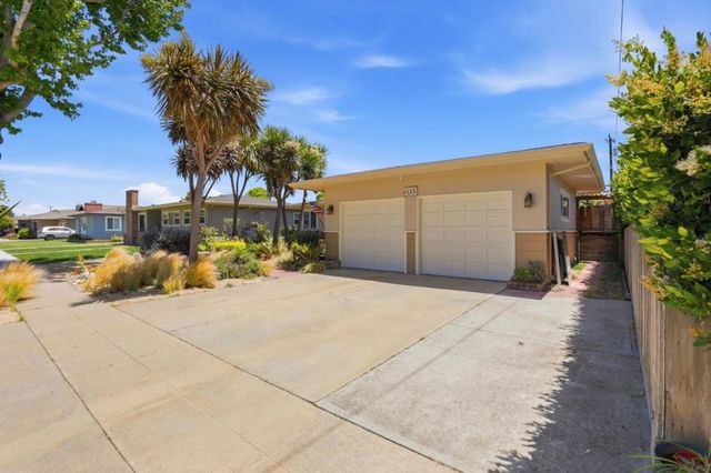 325 San Vincente Avenue, Salinas, CA 93901