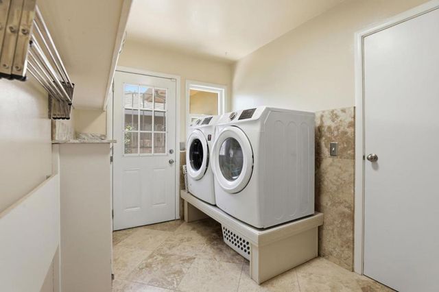 325 San Vincente Avenue, Salinas, CA 93901