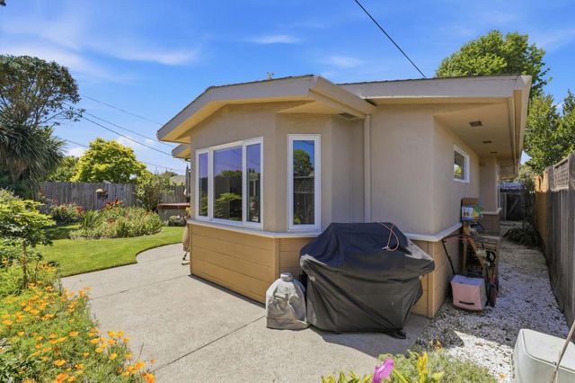 325 San Vincente Avenue, Salinas, CA 93901