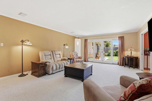 325 San Vincente Avenue, Salinas, CA 93901