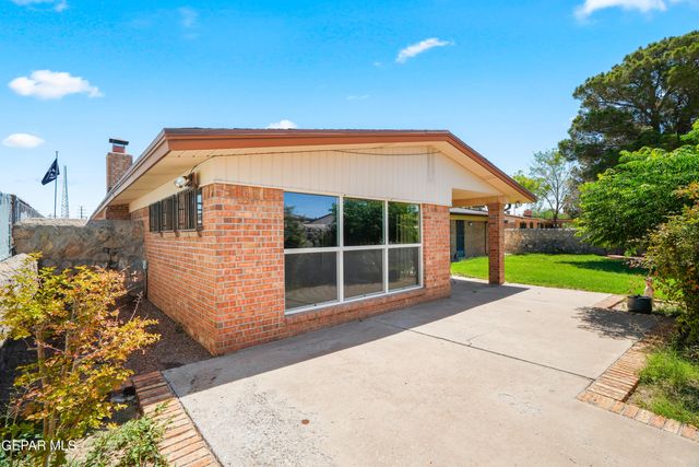 11062 JOHNNY MILLER Drive, El Paso, TX 79936