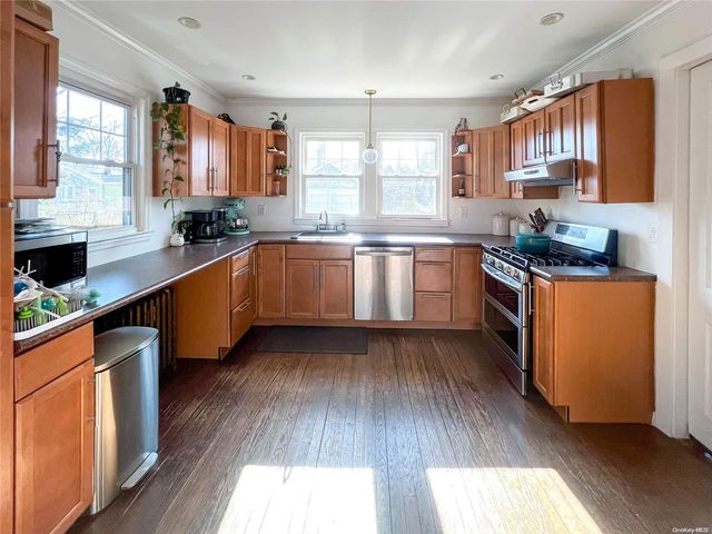 56 Vernon Street, Patchogue, NY 11772