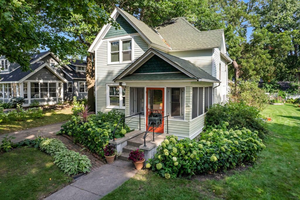 2297 4th Street, White Bear Lake, MN 55110