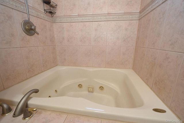 29 Granby Place, Ronkonkoma, NY 11779