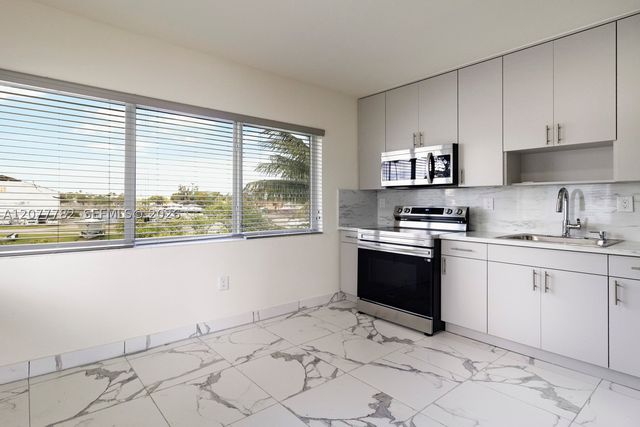 2323 NW 15th St 2, Miami, FL 33125