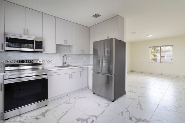 2323 NW 15th St 2, Miami, FL 33125