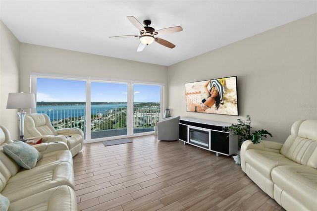 2 OCEANS WEST BOULEVARD 1905, Daytona Beach Shores, FL 32118