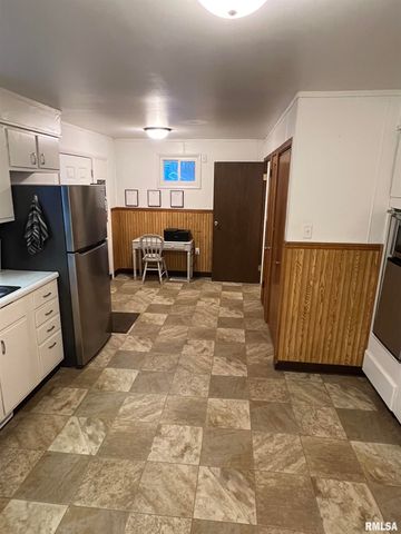 105 W MAIN Street, East Galesburg, IL 61430