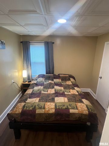 105 W MAIN Street, East Galesburg, IL 61430