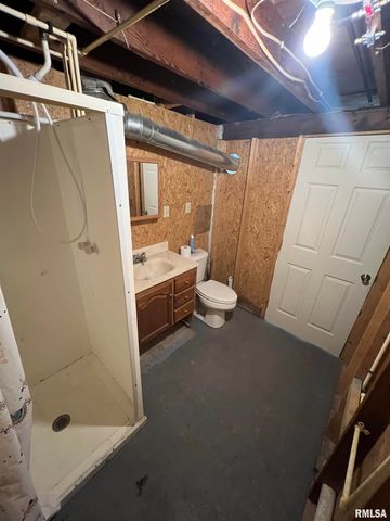 105 W MAIN Street, East Galesburg, IL 61430