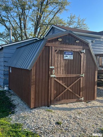 105 W MAIN Street, East Galesburg, IL 61430