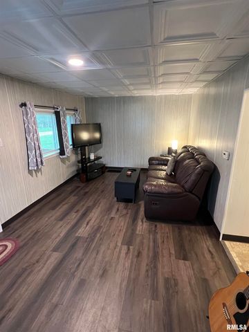 105 W MAIN Street, East Galesburg, IL 61430