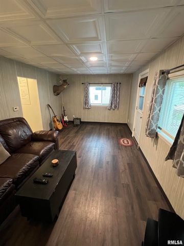 105 W MAIN Street, East Galesburg, IL 61430