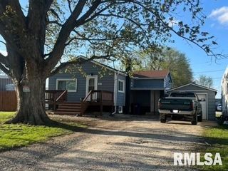 105 W MAIN Street, East Galesburg, IL 61430