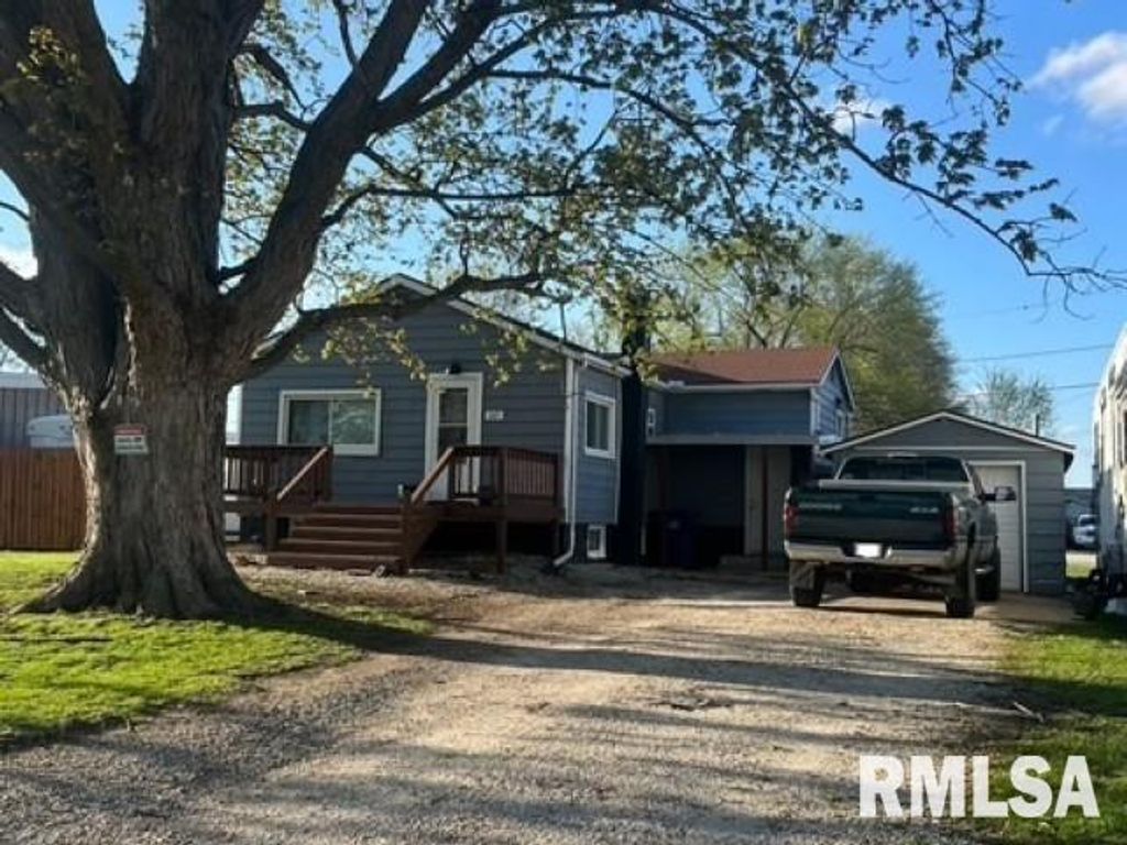 105 W MAIN Street, East Galesburg, IL 61430