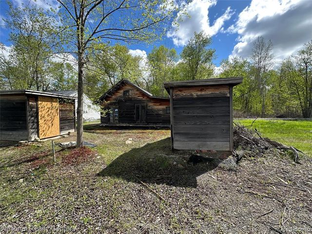 12063 Kirby Lane, South Lyon, MI 48178