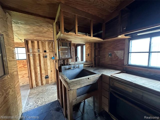 12063 Kirby Lane, South Lyon, MI 48178