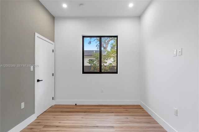 4518 NW 4th St, Miami, FL 33126