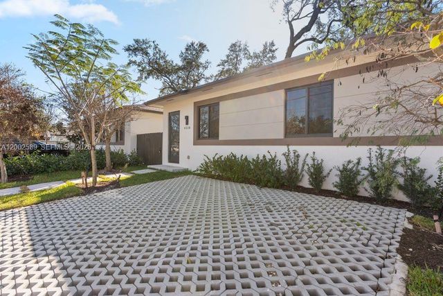 4518 NW 4th St, Miami, FL 33126