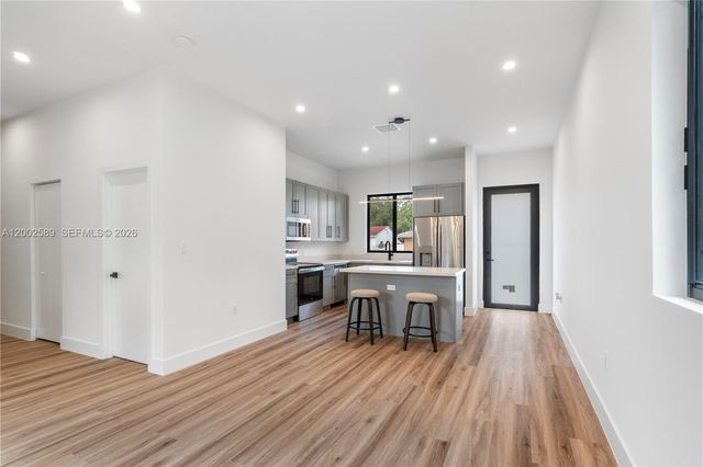 4518 NW 4th St, Miami, FL 33126