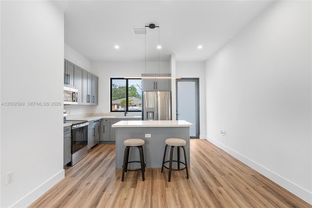 4518 NW 4th St, Miami, FL 33126