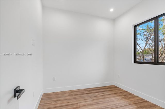 4518 NW 4th St, Miami, FL 33126