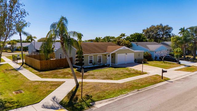 7791 Blairwood Circle N, Lake Worth, FL 33467