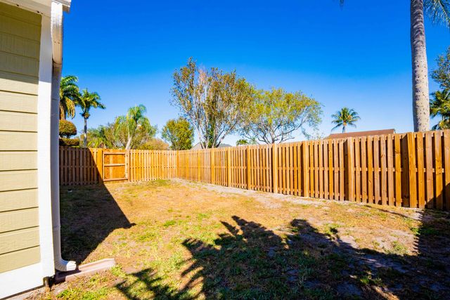 7791 Blairwood Circle N, Lake Worth, FL 33467