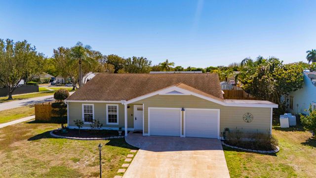 7791 Blairwood Circle N, Lake Worth, FL 33467