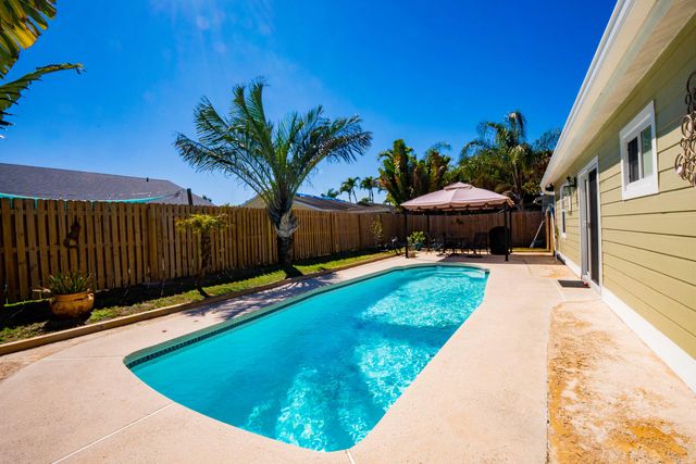 7791 Blairwood Circle N, Lake Worth, FL 33467