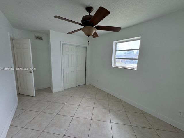 3340 SW 94th Pl 1, Miami, FL 33165