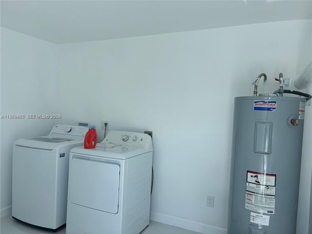 3340 SW 94th Pl 1, Miami, FL 33165