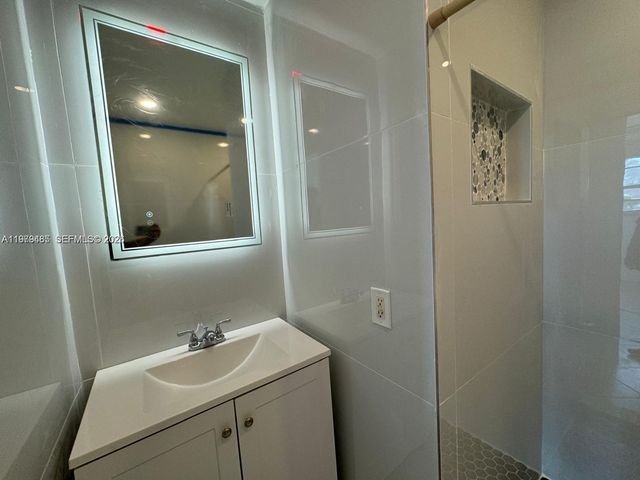 3340 SW 94th Pl 1, Miami, FL 33165