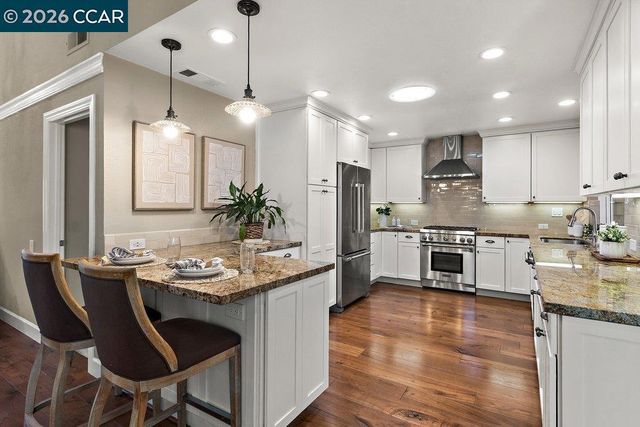 565 Silver Lake Dr, Danville, CA 94526
