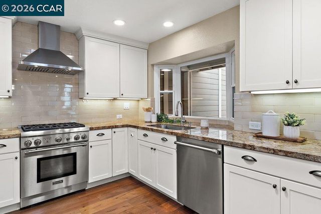 565 Silver Lake Dr, Danville, CA 94526