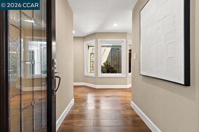 565 Silver Lake Dr, Danville, CA 94526