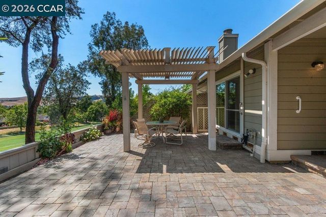 565 Silver Lake Dr, Danville, CA 94526