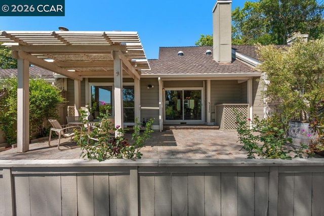 565 Silver Lake Dr, Danville, CA 94526