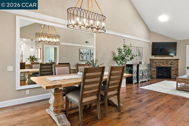 565 Silver Lake Dr, Danville, CA 94526
