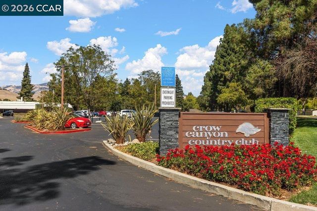 565 Silver Lake Dr, Danville, CA 94526