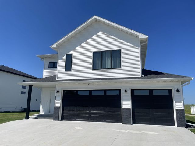 5006 11th Street W, West Fargo, ND 58078