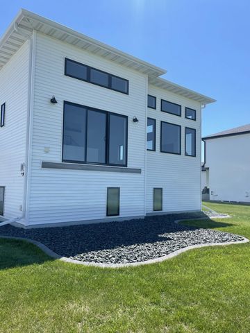 5006 11th Street W, West Fargo, ND 58078