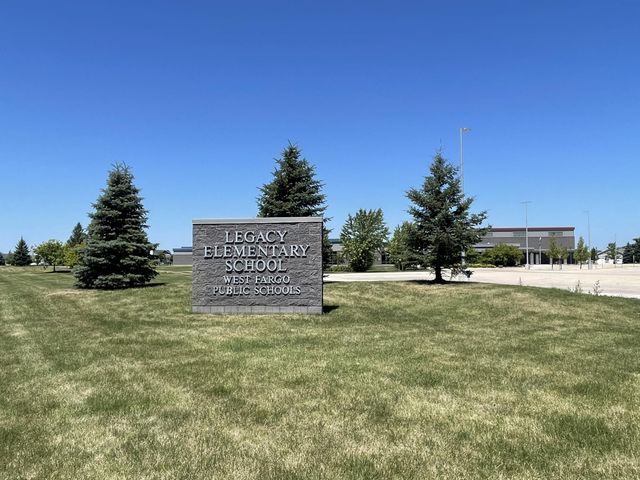 5006 11th Street W, West Fargo, ND 58078