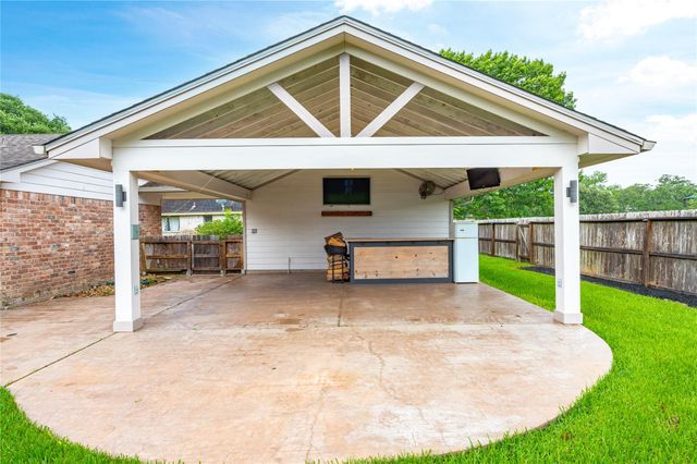 15915 Brookvilla Drive, Houston, TX 77059