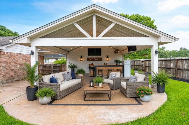 15915 Brookvilla Drive, Houston, TX 77059