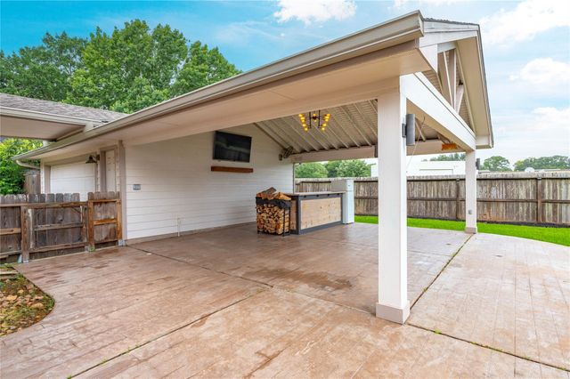 15915 Brookvilla Drive, Houston, TX 77059