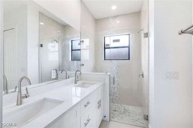 3212 Vera CT, Lehigh Acres, FL 33976