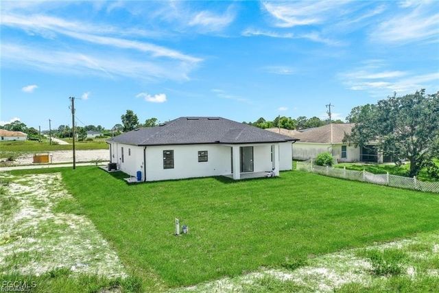 3212 Vera CT, Lehigh Acres, FL 33976